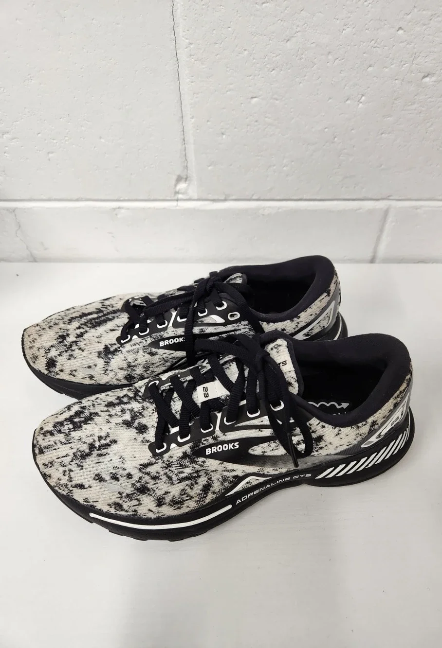 Brooks Adrenaline GTS 23 Women's Running Shoes, Size 9.5, In Black/White/Gray